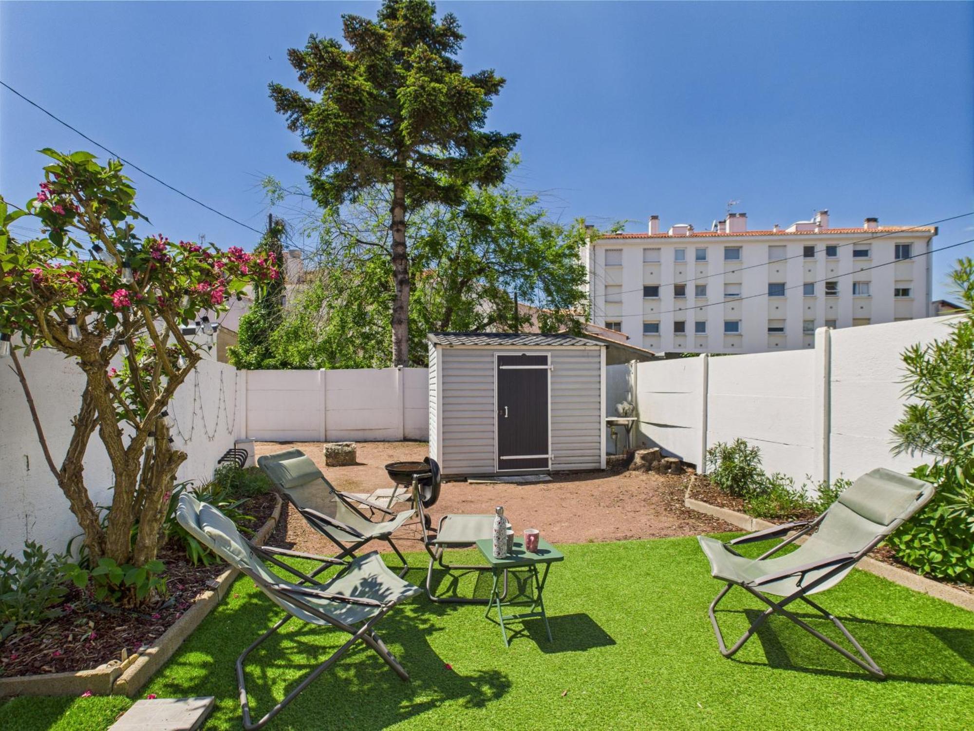 Entre Coeur De Ville Et Plage, Maison Pour 8 Saint-Gilles-Croix-de-Vie Eksteriør bilde