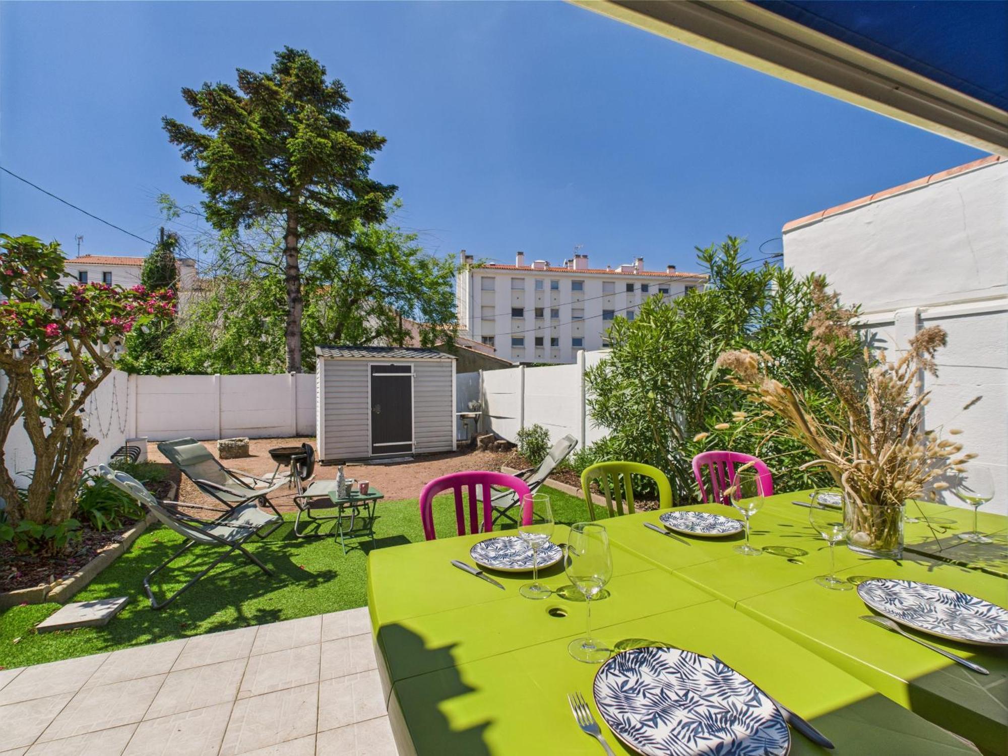 Entre Coeur De Ville Et Plage, Maison Pour 8 Saint-Gilles-Croix-de-Vie Eksteriør bilde